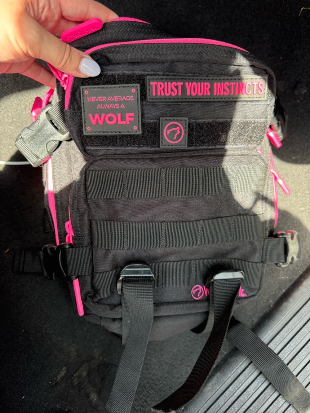 WOLFpak 9L Bag in Black & Hot Pink